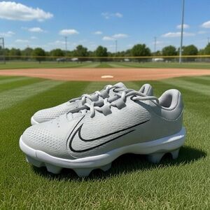 New Nike Hyperdiamond 4 Women’s Softball Cleats Size 9 Grey Gray Fast Pitch